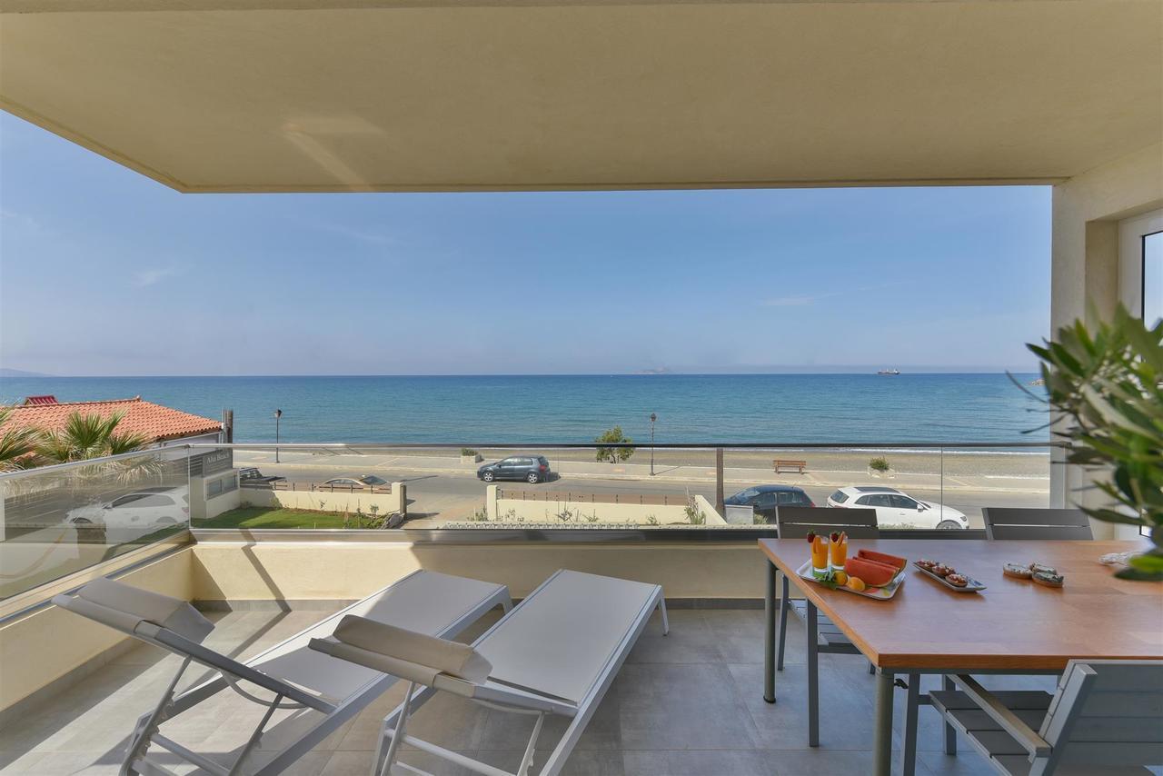 Rodia Beach Suites Кокинос Пиргос Екстериор снимка